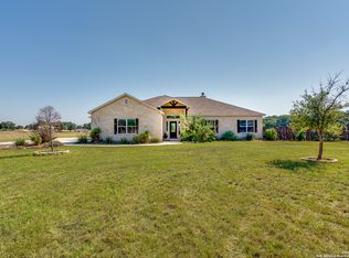 379 Hackamore Trl, Bandera, TX 78003