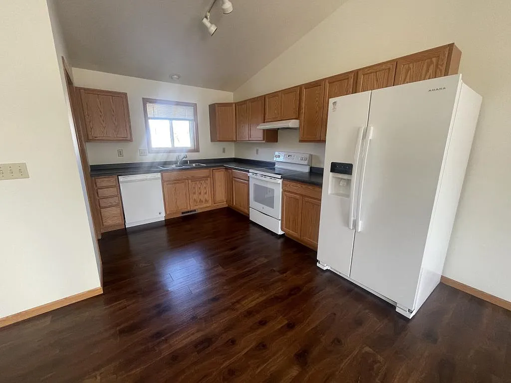 800 Western Ave. — Photo 1