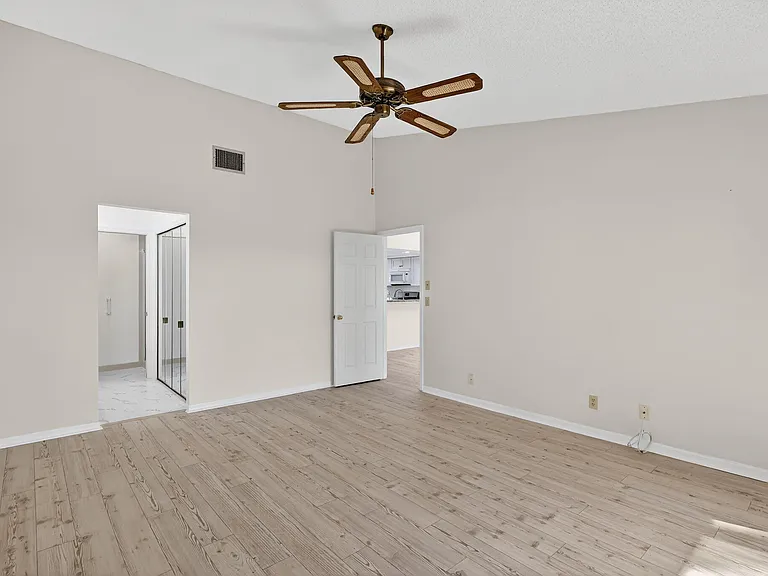6184 SE Georgetown Pl — Photo 12