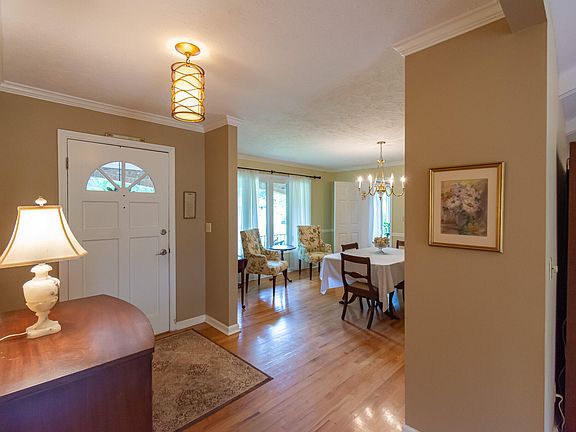 5th image of 112 Cherry Hills Dr