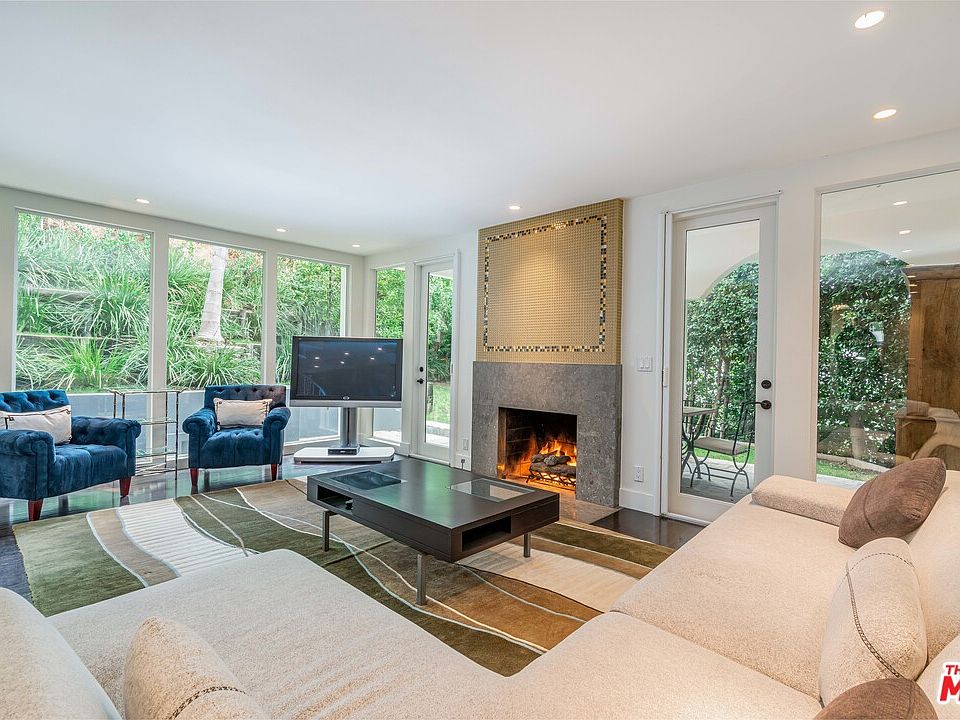 1st image of 1534 N Doheny Dr