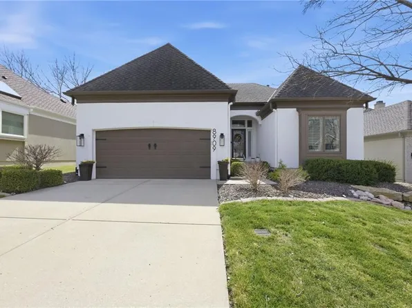 8909 W 142nd Ct, Overland Park, KS 66221