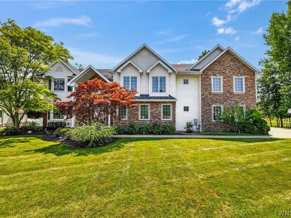 243 South Ln, Grand Island, NY 14072