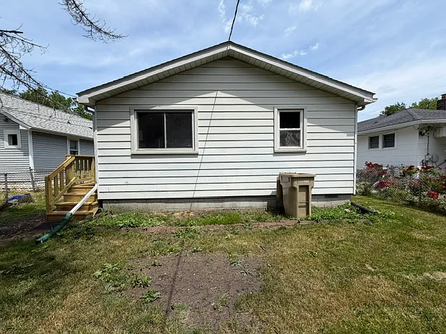1214 Queen St — Photo 22