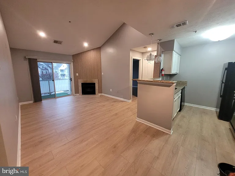 8921 Town Center Cir #5-305 — Photo 6
