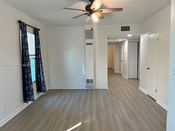 3rd image of 114 S M St APT 1