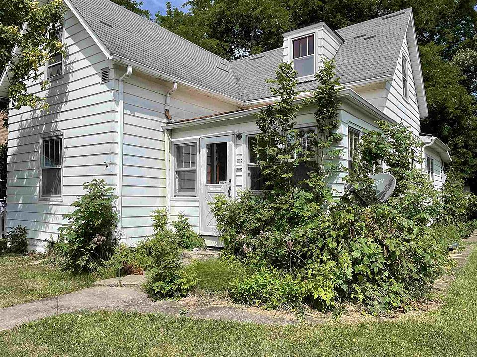 1st image of 212 W Conger St