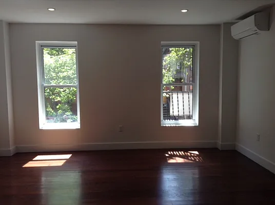 Rented by Compass | media 32