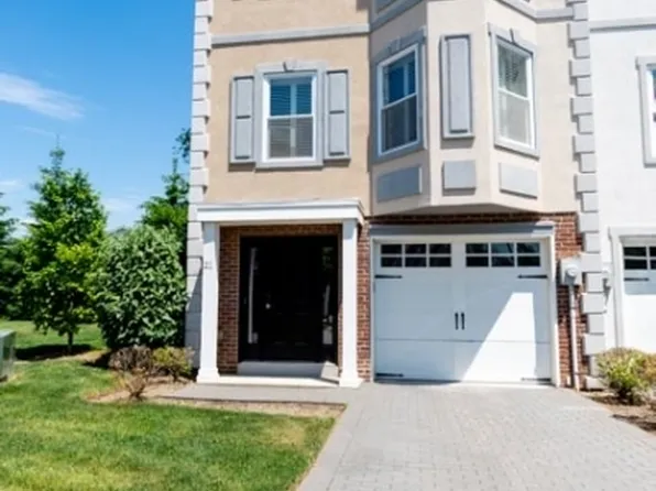 21 Stonybrook Cir, Fairfield Twp., NJ 07004