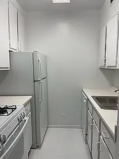 200 E 72nd St #4D — Photo 6