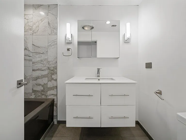 7250 Franklin Ave #1204 — Photo 18