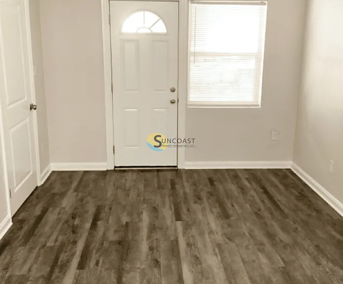8962 Monroe Ave — Photo 2
