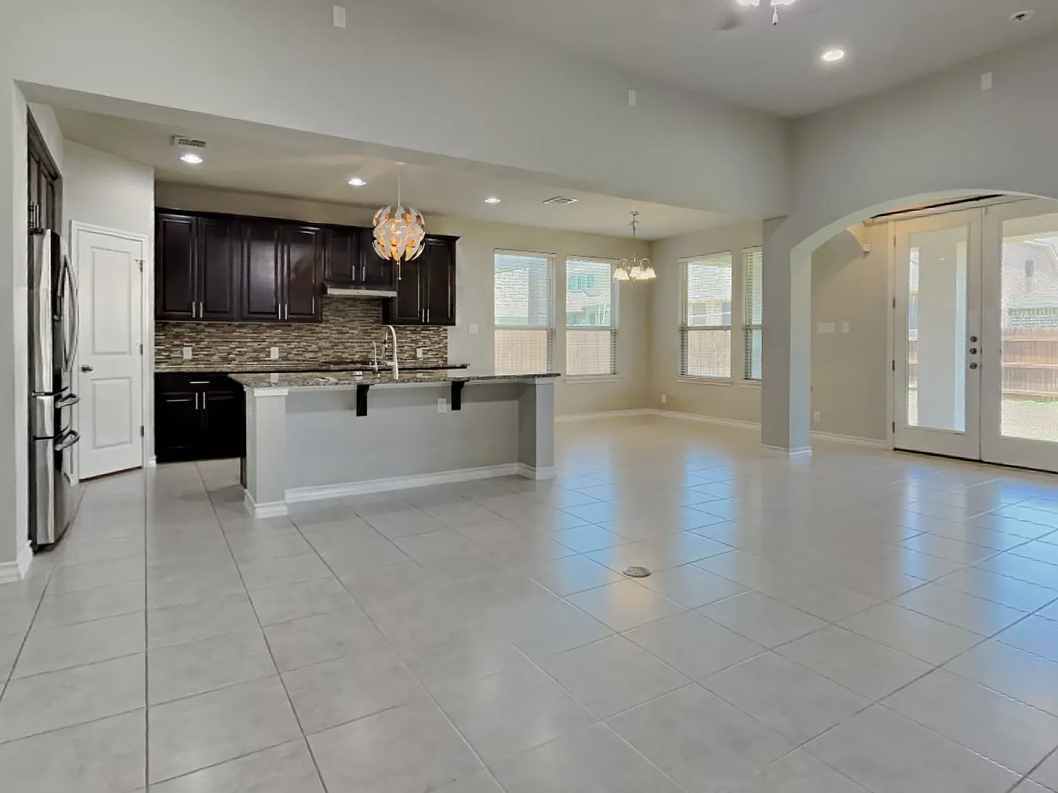 4 bed, 3.5 bath, 2847 sqft, $2,475 — Photo 2