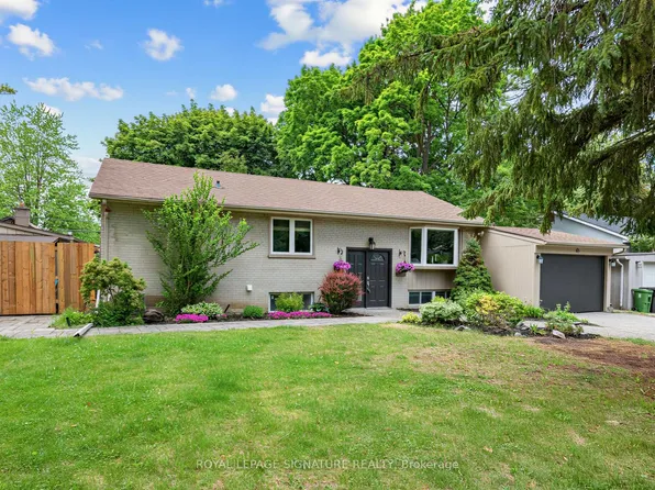 83 Berkinshaw Cres, Toronto, ON M3B 2T1