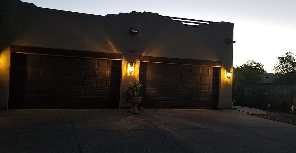 2nd image of 2015 E Desert Ln