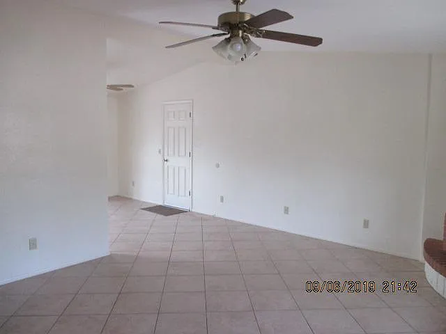 3181 W Liberty Tree Ln — Photo 2