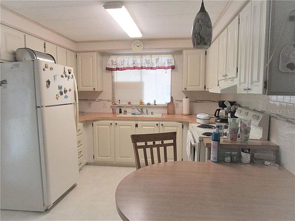 5th image of 332 Canal Way