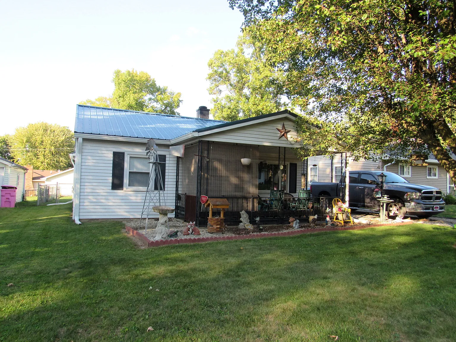 1804 Eastwood Dr photo 1