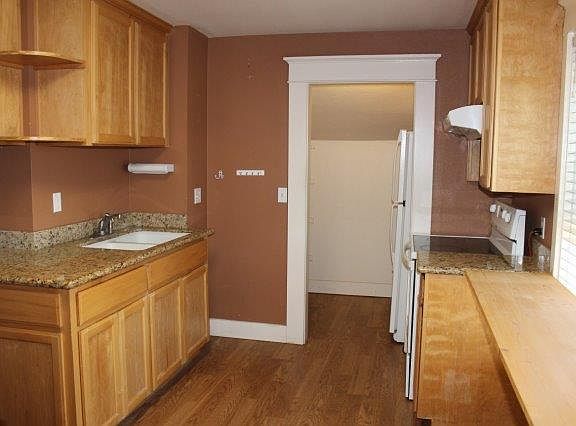 4th image of 402 W Oak St #B