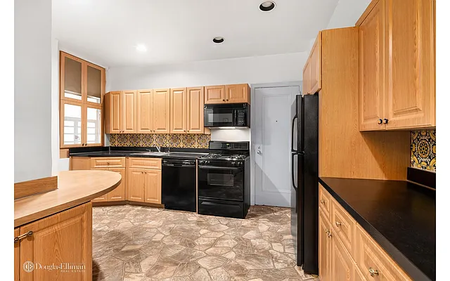 Sold by Douglas Elliman | media 17