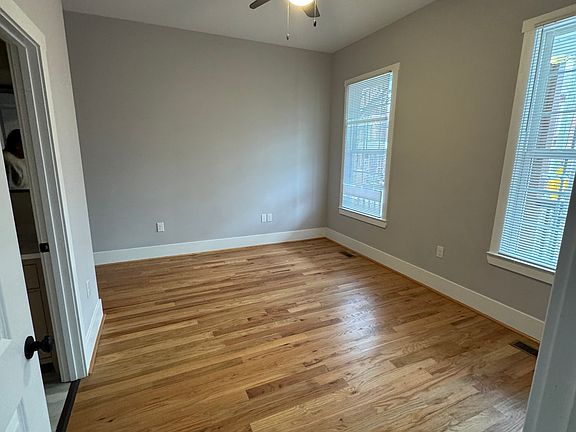 3rd image of 907 W Clay St #1