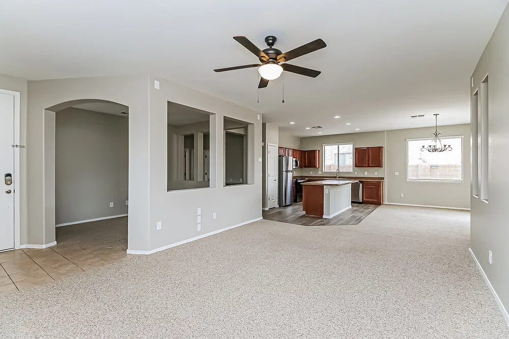 3 bed, 2.0 bath, 1665 sqft, $2,350 — Photo 4