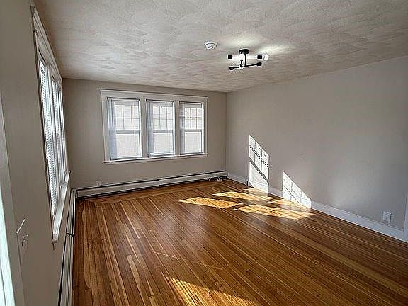 4th image of 59 Colonial Ave