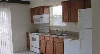 4th image of 1401 NE 57th Pl APT 8