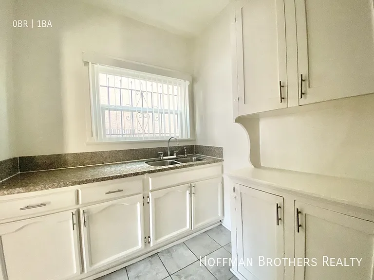 563 N Heliotrope Dr #100 — Photo 5