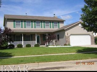 25 Swan Lake Rd, Bloomington, IL 61704