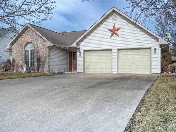 110 W Edgewood Ave, Effingham, IL 62401