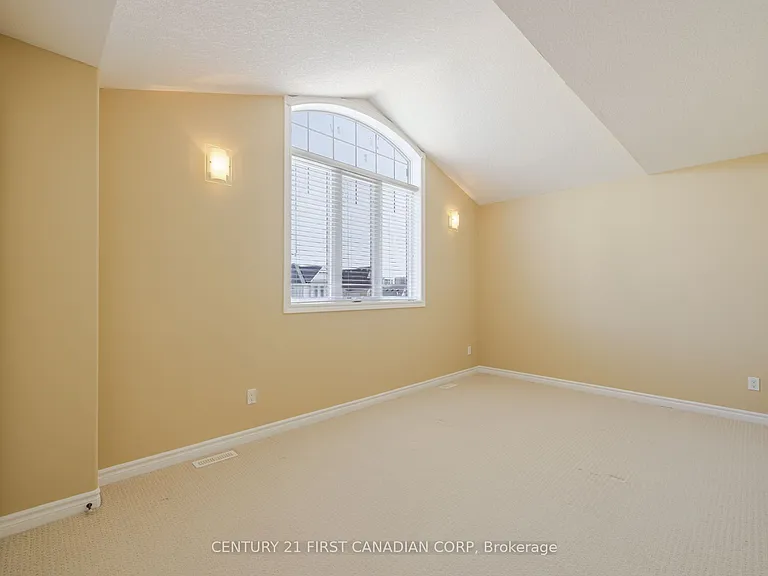 1690 Beaverbrook Ave — Photo 28