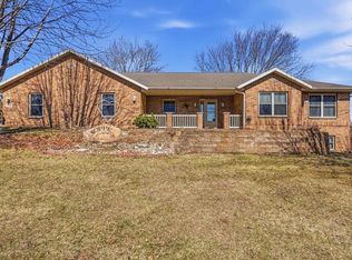 619 Lola Ln, Durango, IA 52039