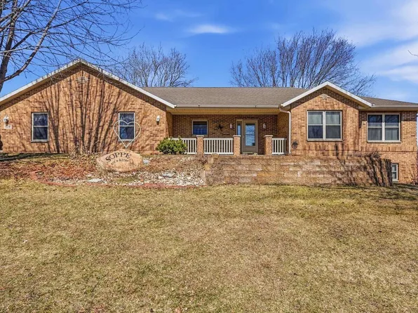 619 Lola Ln, Durango, IA 52039