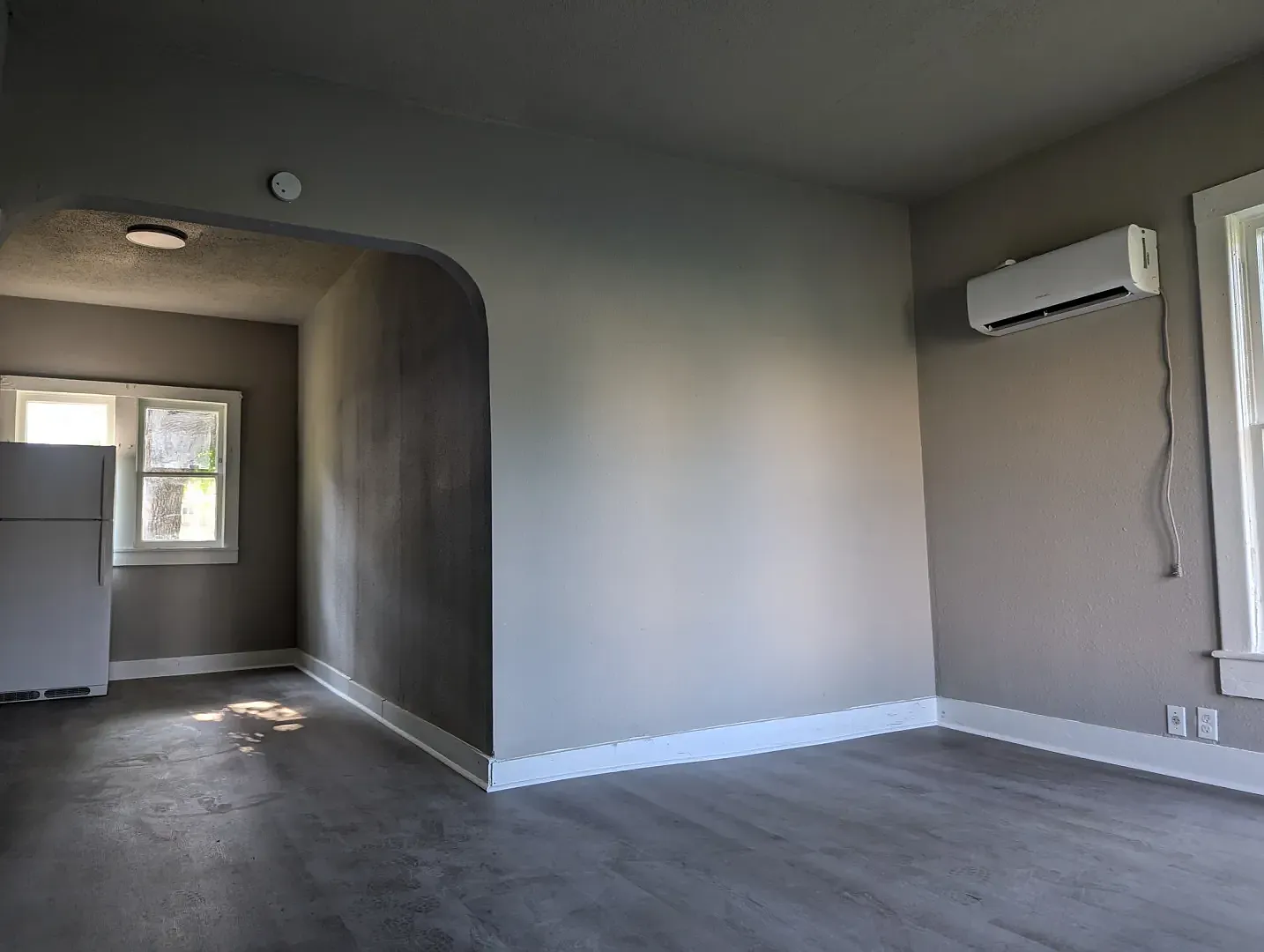 Cozy Cottage Living at 216 S Florida 1 Bedroom Home Just for You! — Photo 2