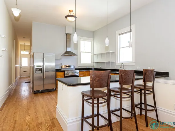 Noe Valley: House-like Apartment w/ 2 Bonus Rooms, Open Floor Plan & W/D in-unit, 1623 Noe St, San Francisco, CA 94131