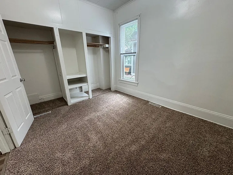 661 Orange Ave E. — Photo 9