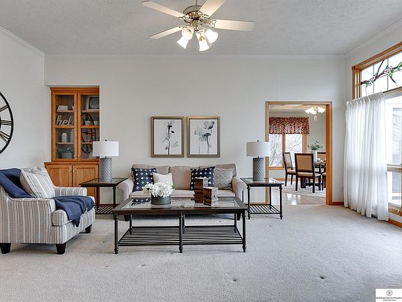 5th image of 215 E Ferndale Dr