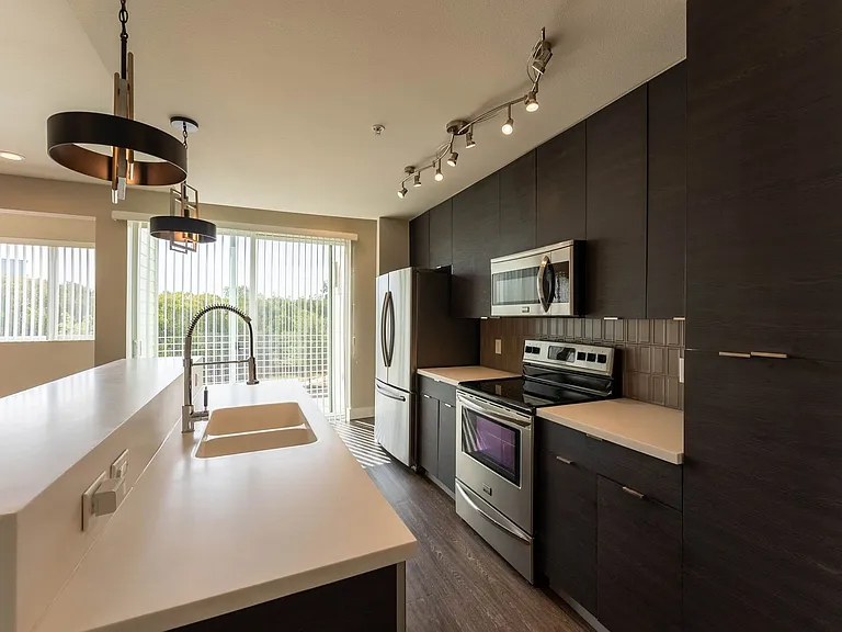 604 N Bluff Dr #127 — Photo 8