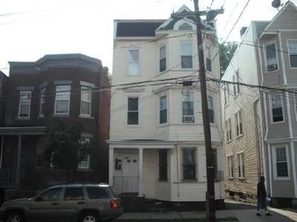 186 Hickory St, Orange, NJ 07050