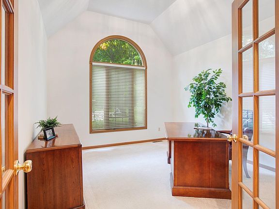 5th image of 60750 Chelsen Ct