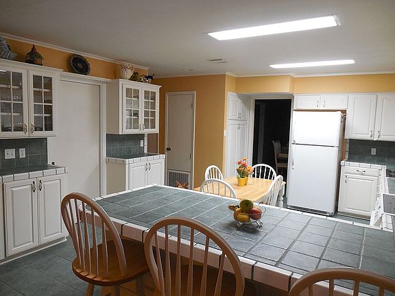 Kitchen with Island Bar