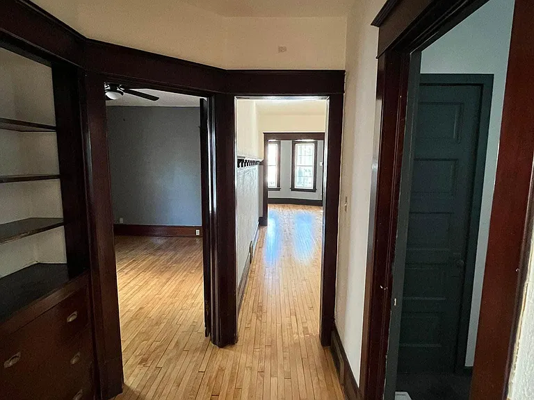 2959 S Kinnickinnic Ave — Photo 9