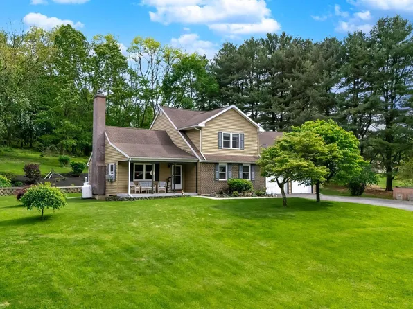 42 Bitting Rd, Alburtis, PA 18011