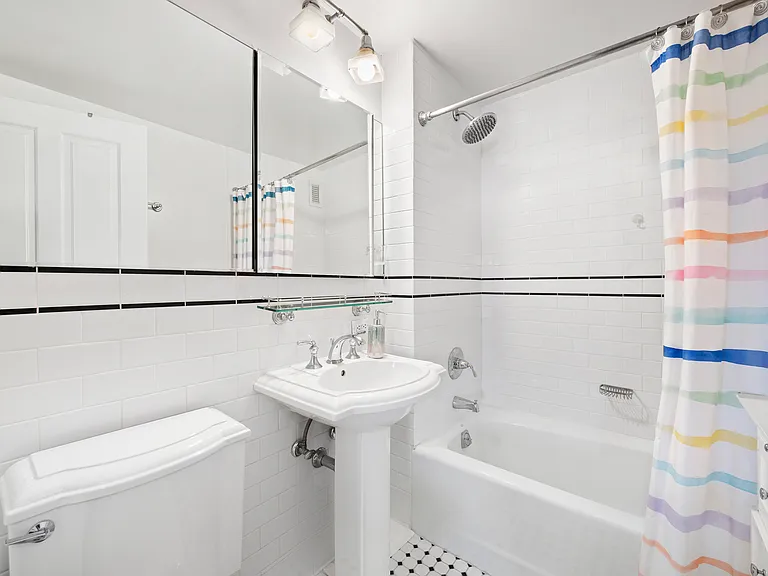 300 W 135th St #8B — Photo 4