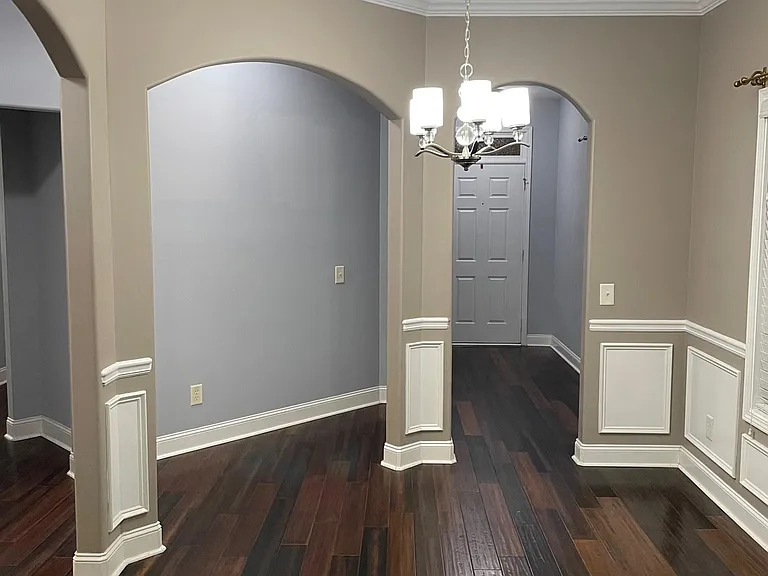 Arched dinning area