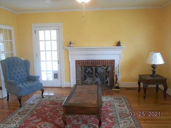 4th image of 623 Highland Dr