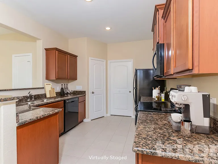 301 Summer Horse Dr — Photo 6