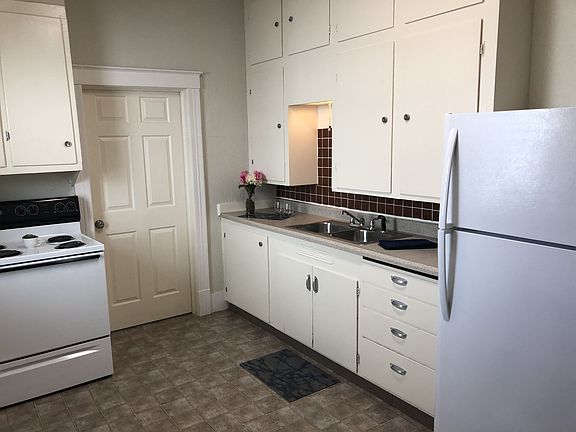 2nd image of 723 S Sprague Ave APT B