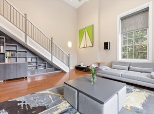 1201 Rio Vista Dr #1201, Mahwah, NJ 07430